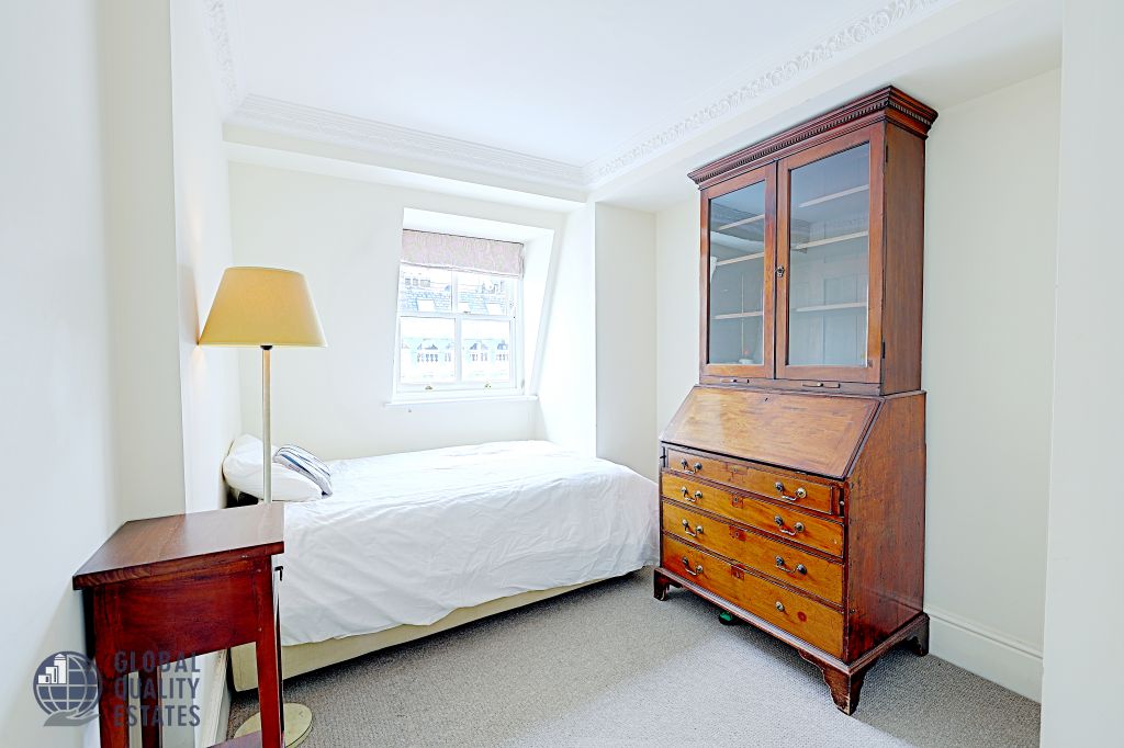 Property photo 3 of 8 Second Bed