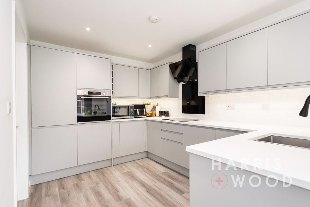 Property photo 2 of 19 4575042