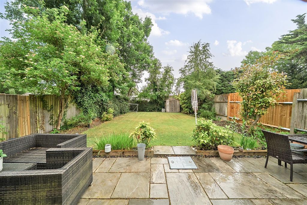 Property photo 3 of 21 Garden: