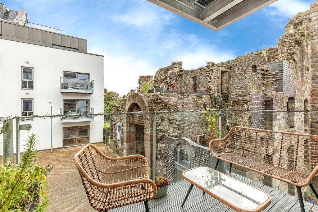 Property photo 3 of 17 Picture No. 10