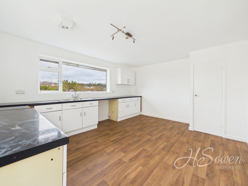 Property photo 3 of 18 Photo 7