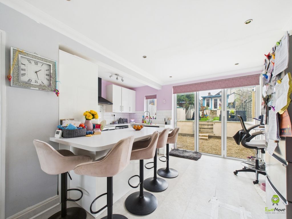 Property photo 1 of 16 Presented By Kevin At Ewemove Bexleyheath And Dart