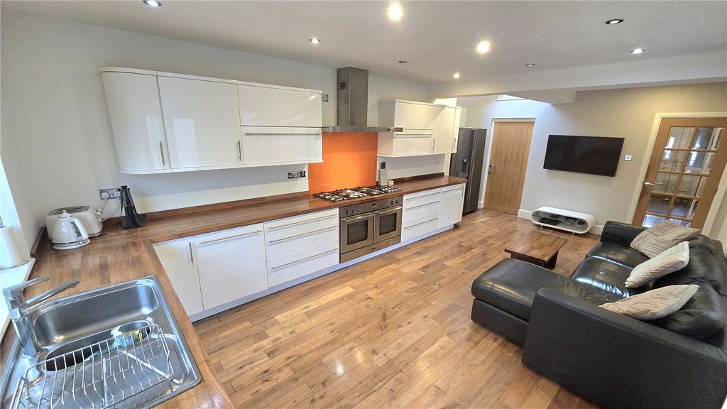 Property photo 2 of 20 Picture No. 52