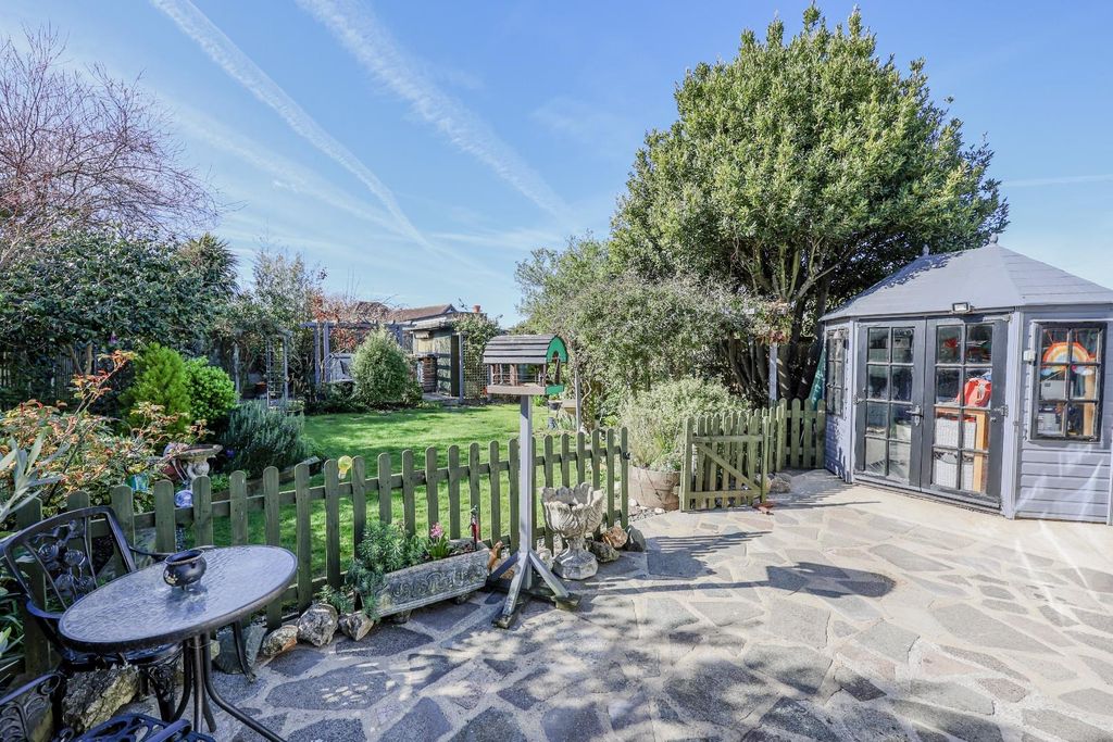 Property photo 3 of 21