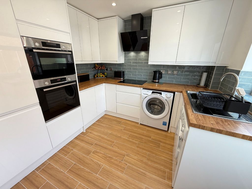 Property photo 2 of 13 4153693