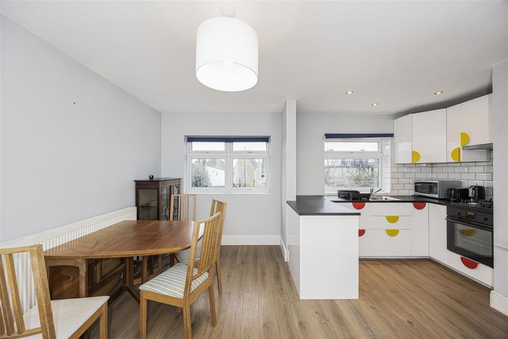 Property photo 3 of 14 3