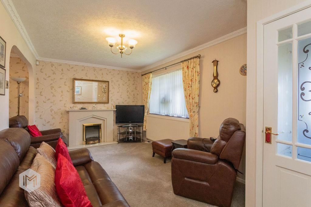 Property photo 2 of 30