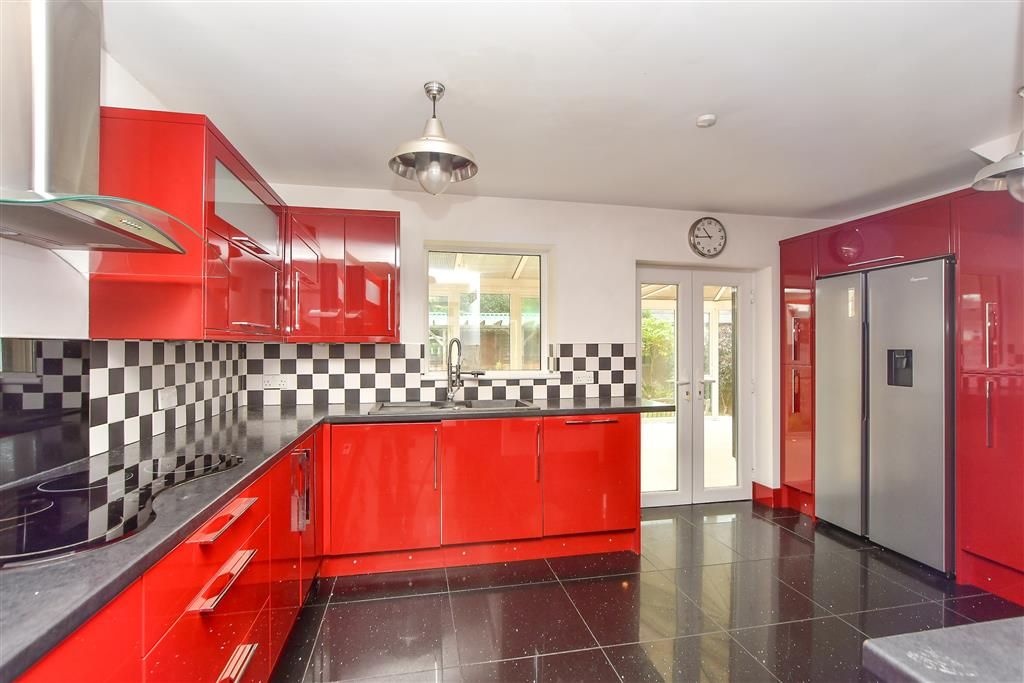 Property photo 3 of 13 Kitchen