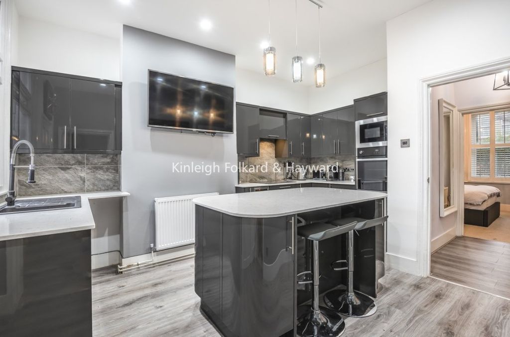Property photo 1 of 6 0Ecd28Ea-0090-4367-8