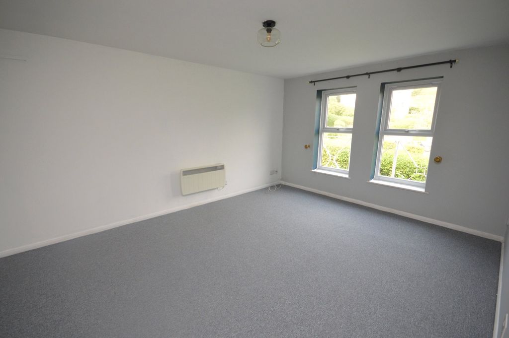 Property photo 2 of 10 Picture No. 15