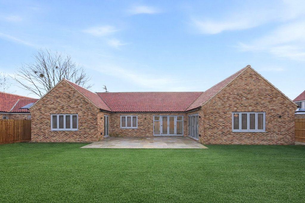 Property photo 1 of 28 Picture No. 37