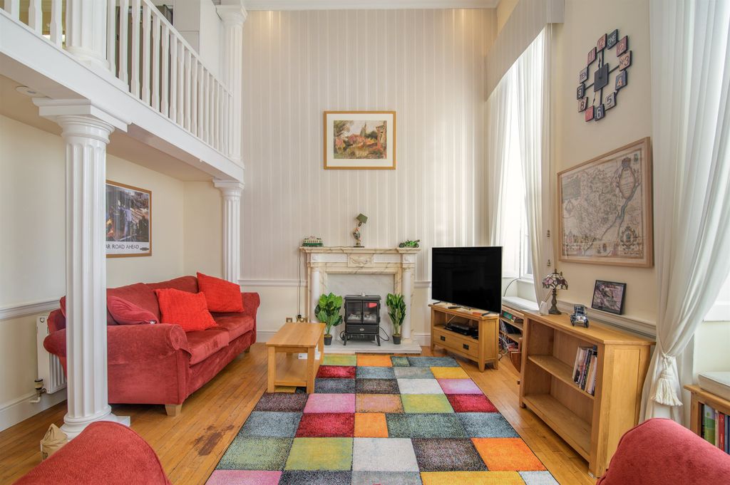 Property photo 3 of 21