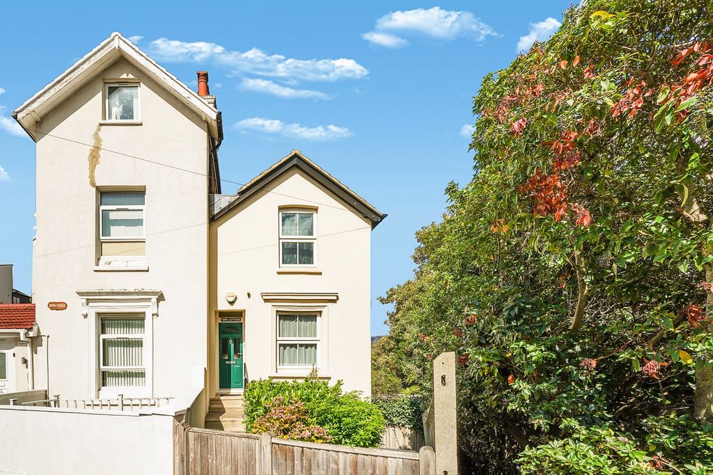 Property photo 1 of 10