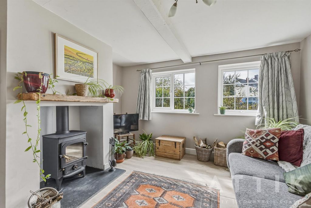 Property photo 3 of 39 4.Jpg