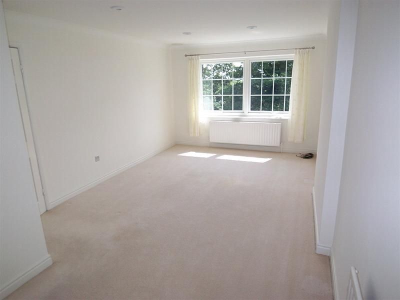Property photo 3 of 7 Living Room