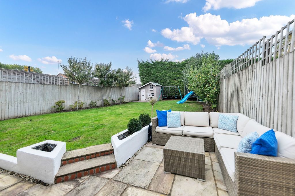 Property photo 2 of 21