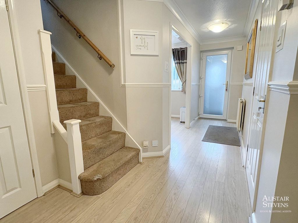 Property photo 2 of 26