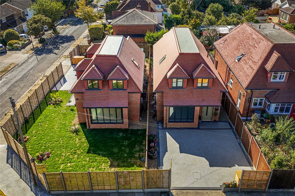Property photo 1 of 16 Picture No. 14