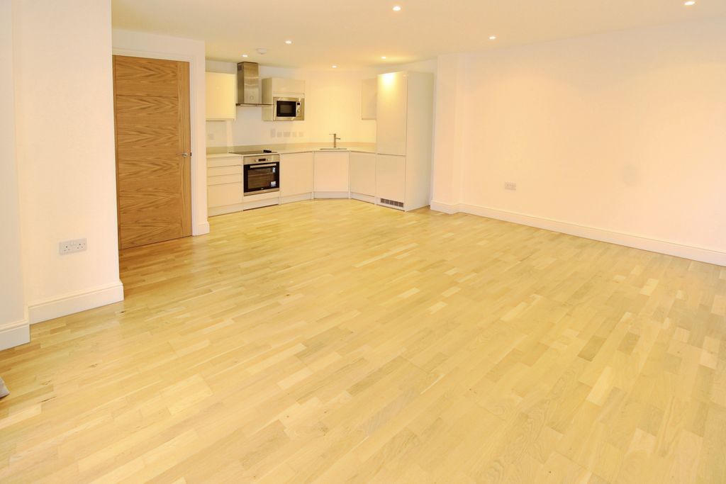 Property photo 2 of 8