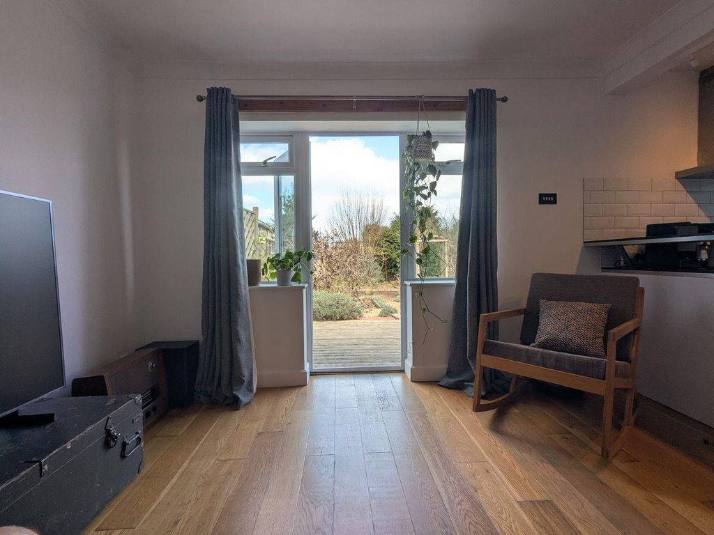 Property photo 3 of 18 Lounge 1.Jpeg