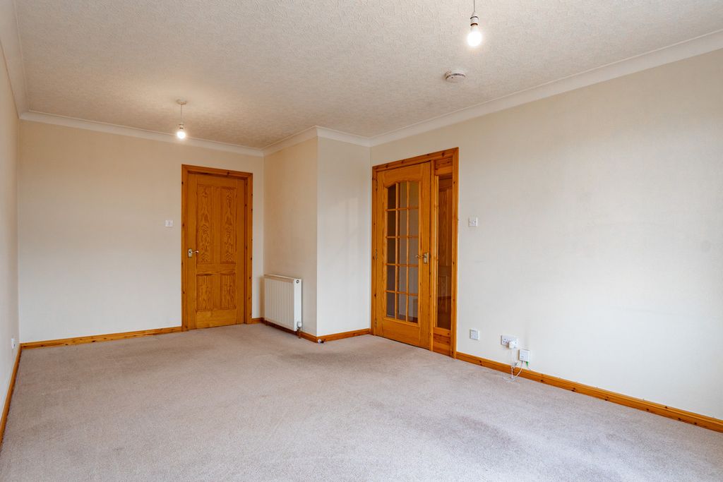 Property photo 3 of 32