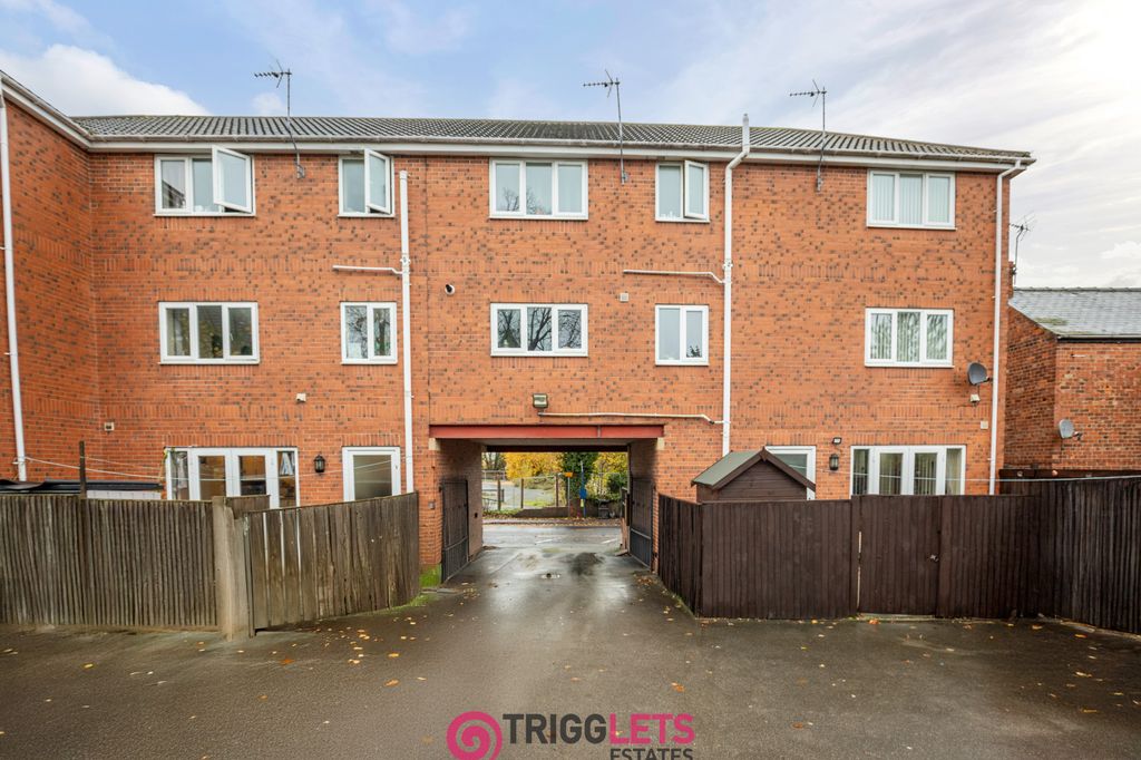 Property photo 1 of 46