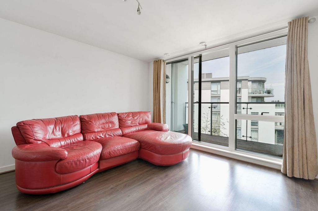 Property photo 2 of 10
