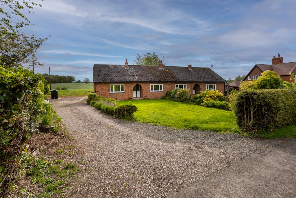 Property photo 1 of 22 1 Shavington Bungalow 130526-102