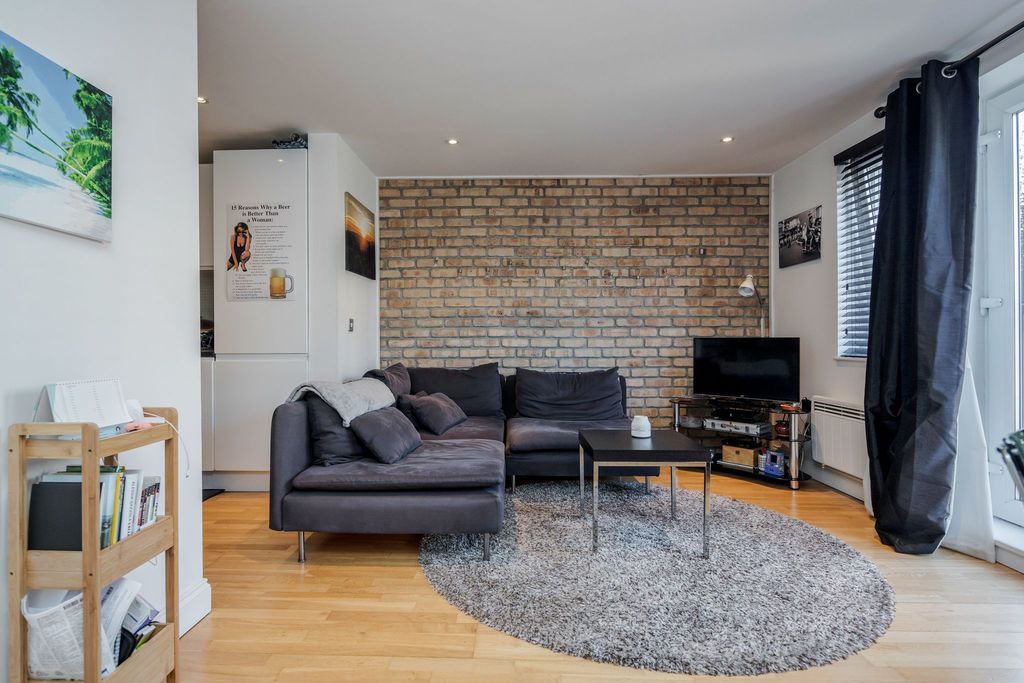 Property photo 3 of 25