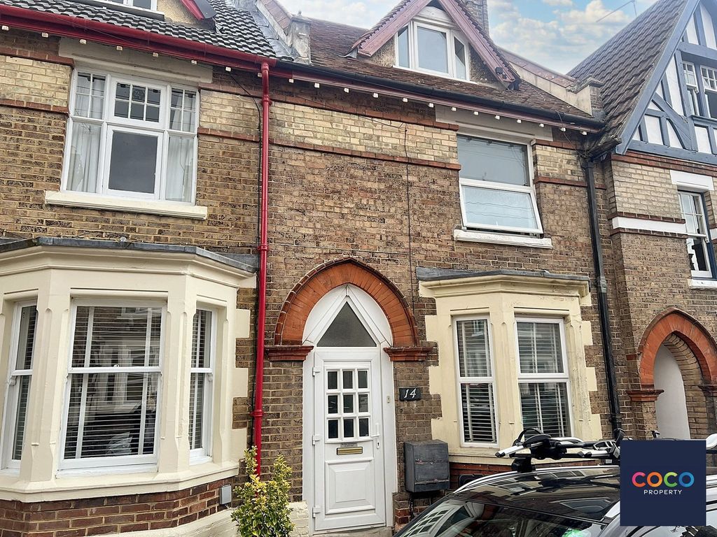 Property photo 1 of 10 Front