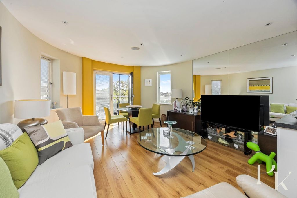 Property photo 2 of 22