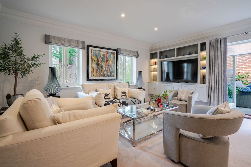 Property photo 3 of 13