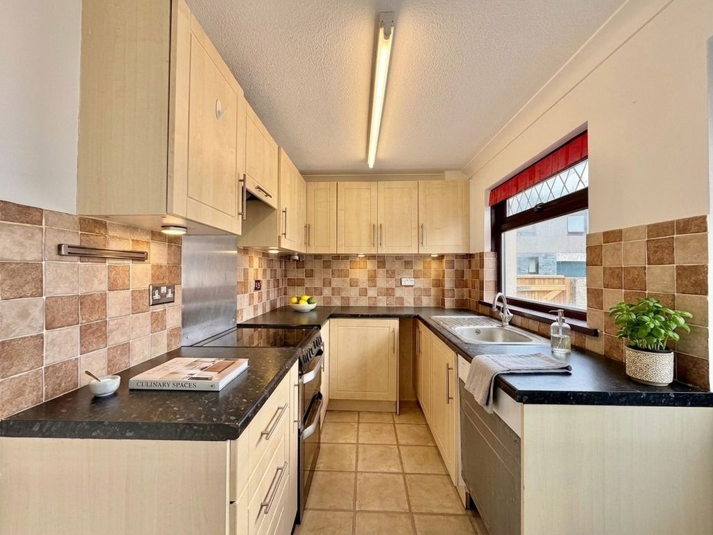 Property photo 2 of 16
