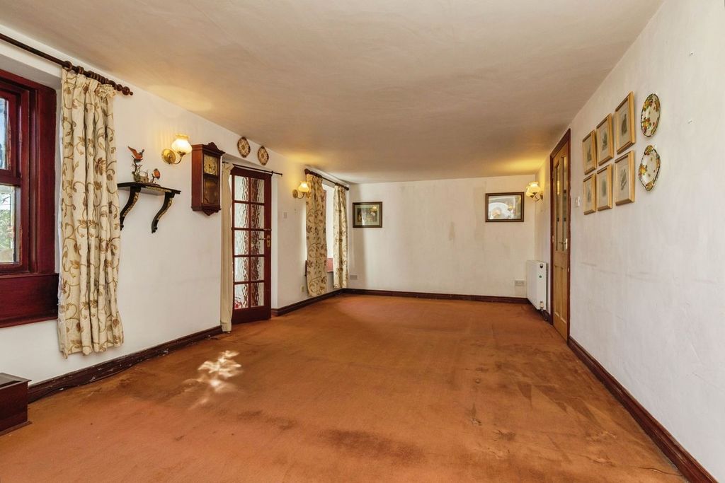 Property photo 3 of 29