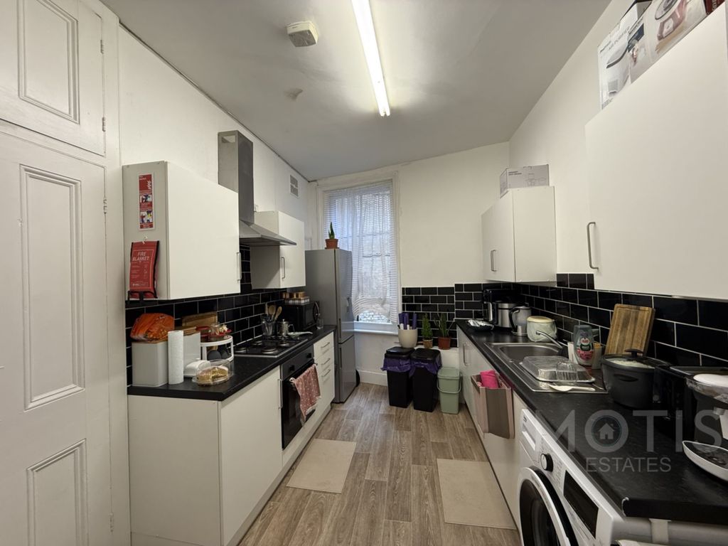 Additional image 8 of 4 bed flat for saleGrace Hill, Folkestone CT20