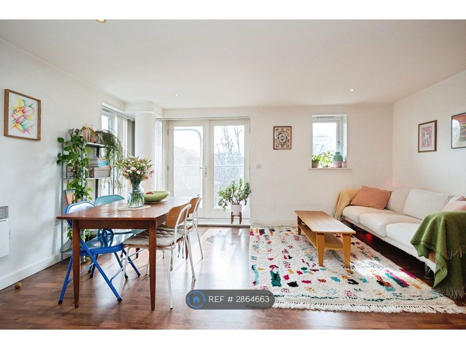 Property photo 3 of 20 Open Plan Lounge