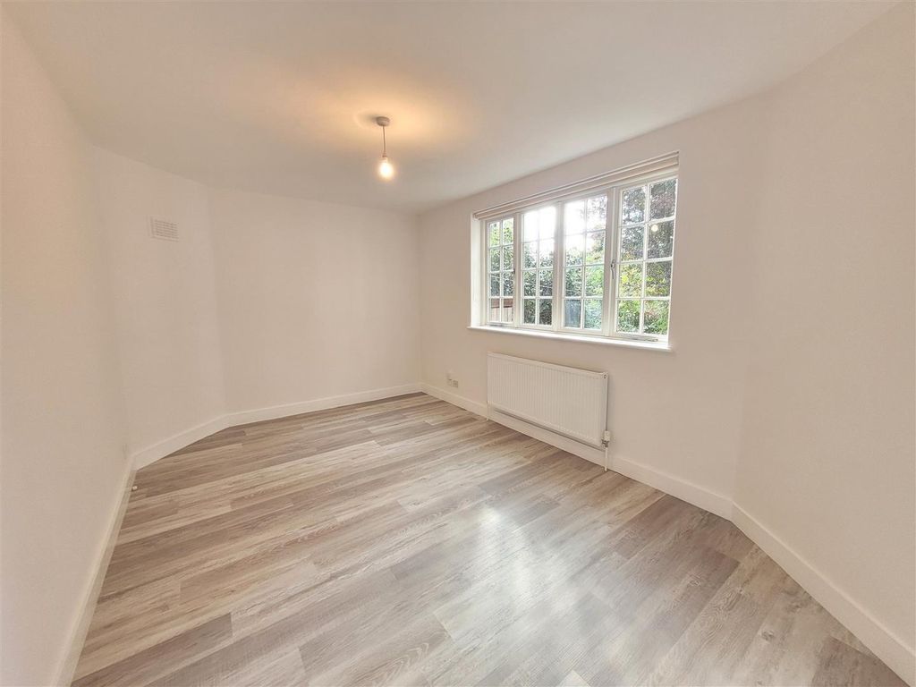 Property photo 3 of 9 3.Jpg
