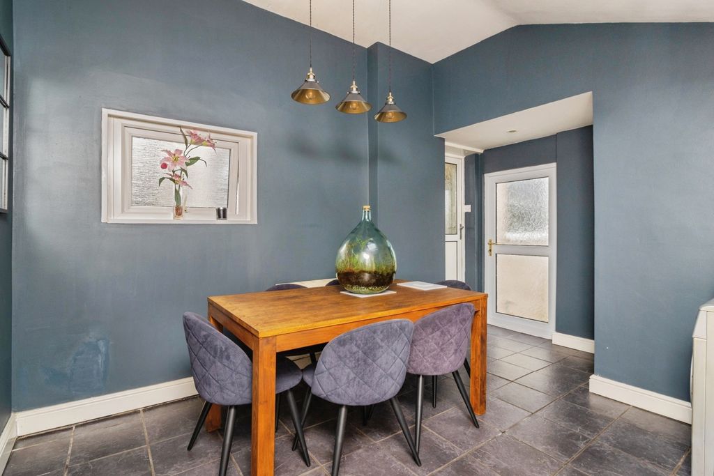 Property photo 3 of 19 Pbox-Img.Jpg