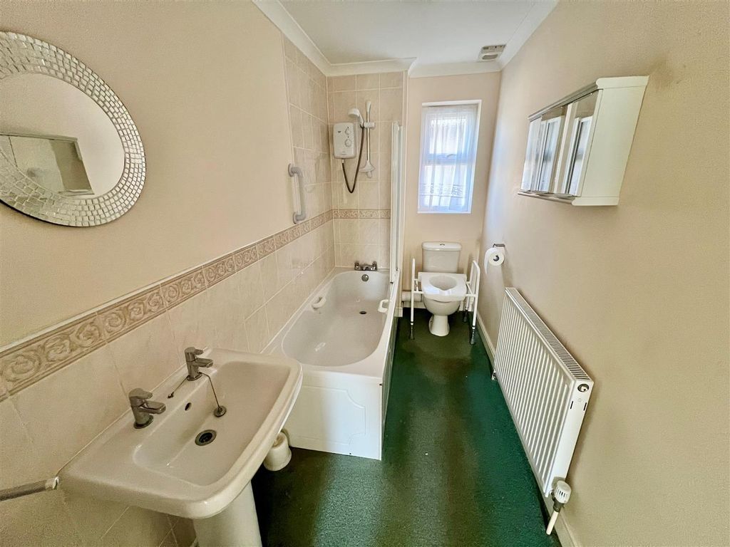 Property photo 2 of 11