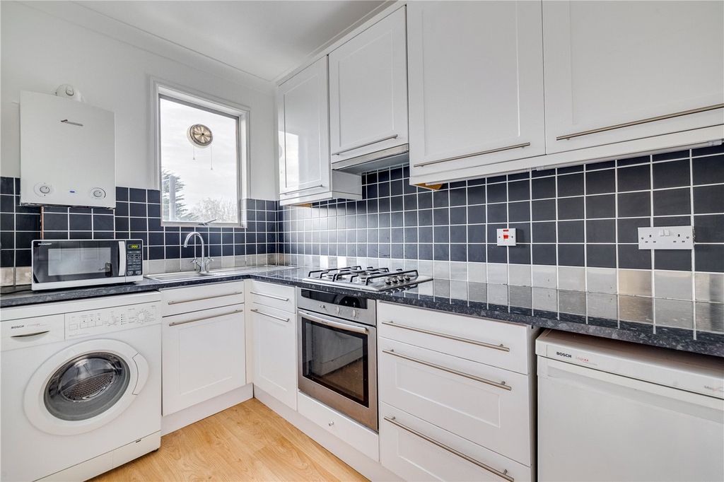 Property photo 2 of 13 Picture No. 10