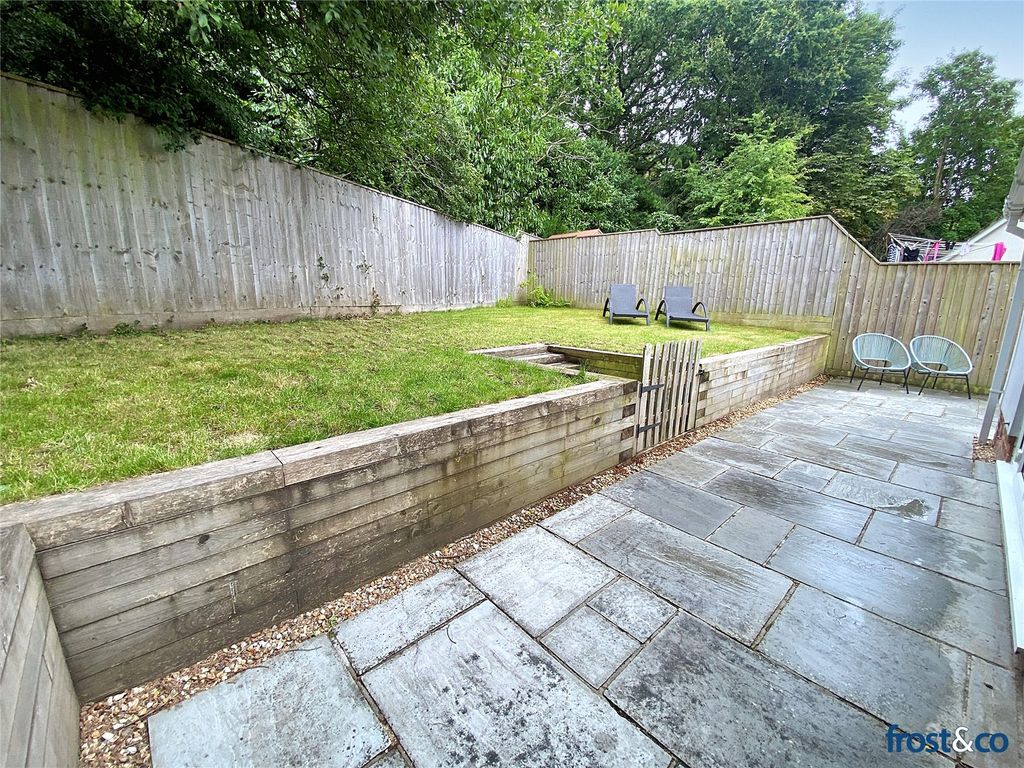 Property photo 2 of 17 Garden