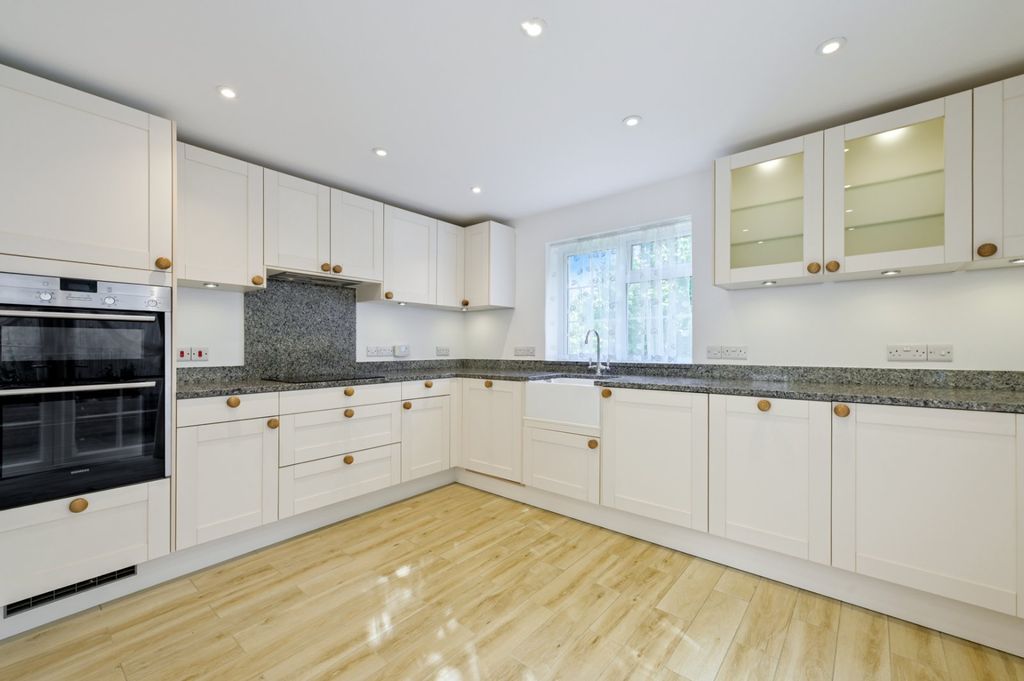 Property photo 2 of 10 Picture No. 04