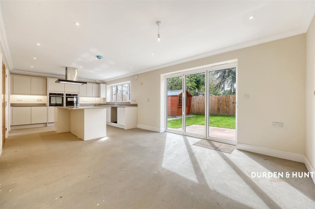 Property photo 2 of 45 Harwich Road