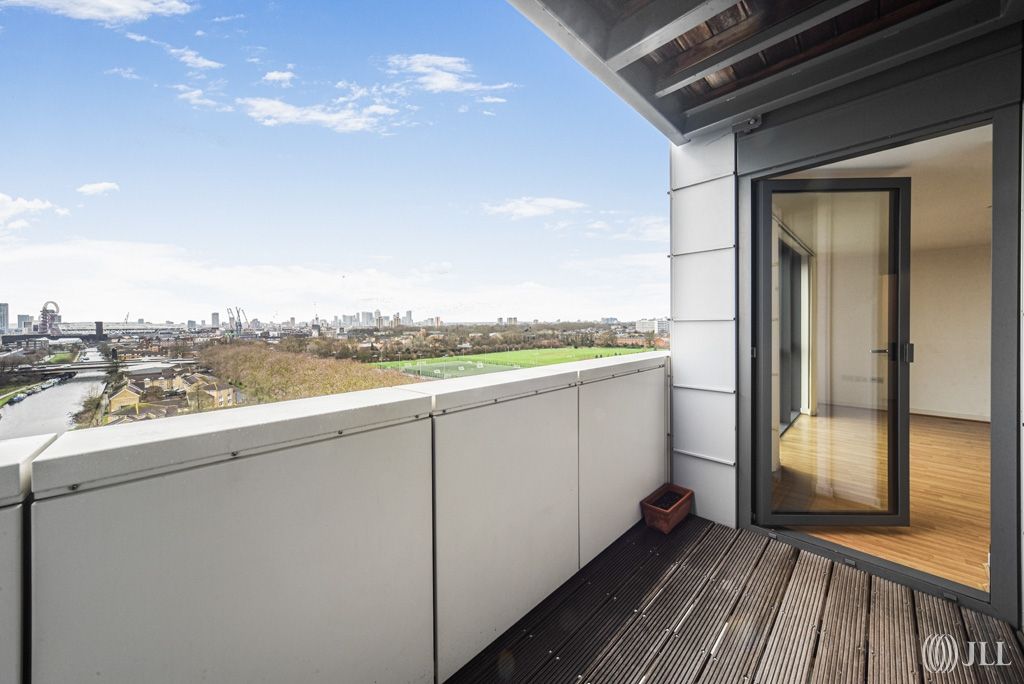 Property photo 2 of 24