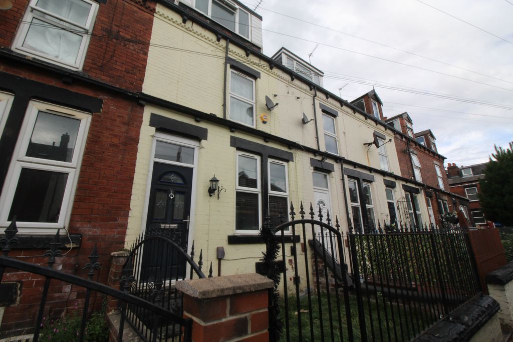 Property photo 1 of 10 External