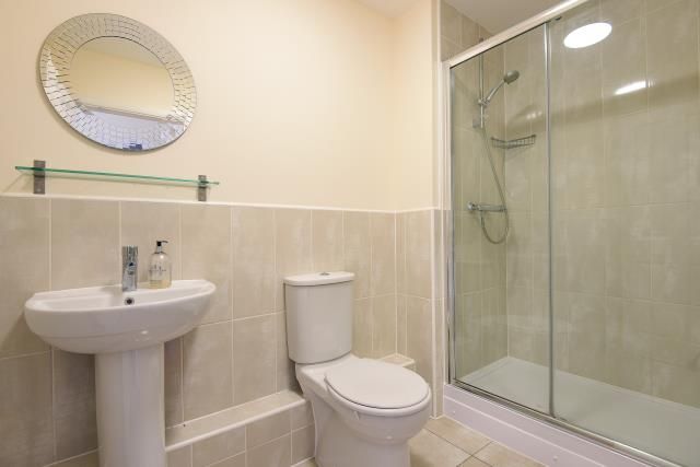 Property photo 2 of 5 Ensuite