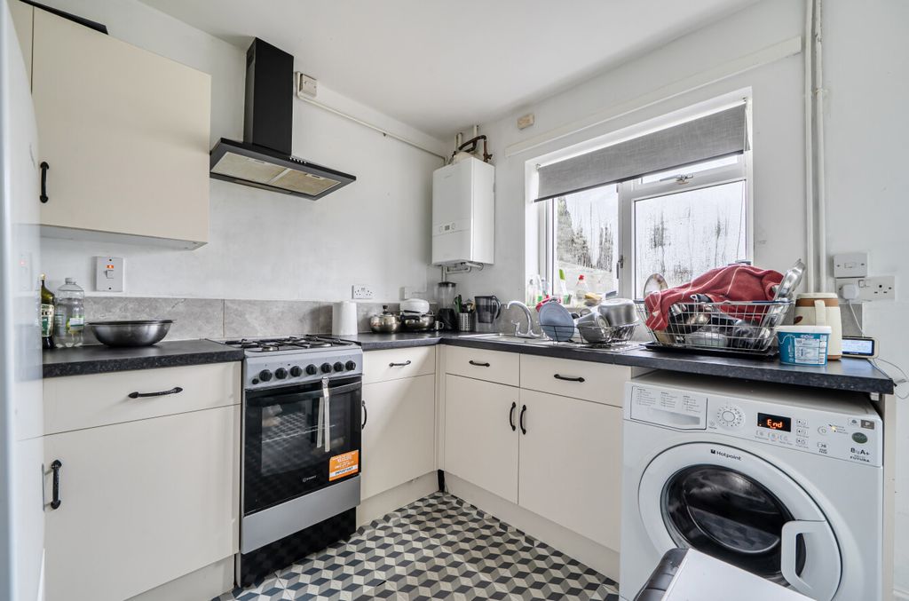 Property photo 2 of 17 1404089-8-6977775...