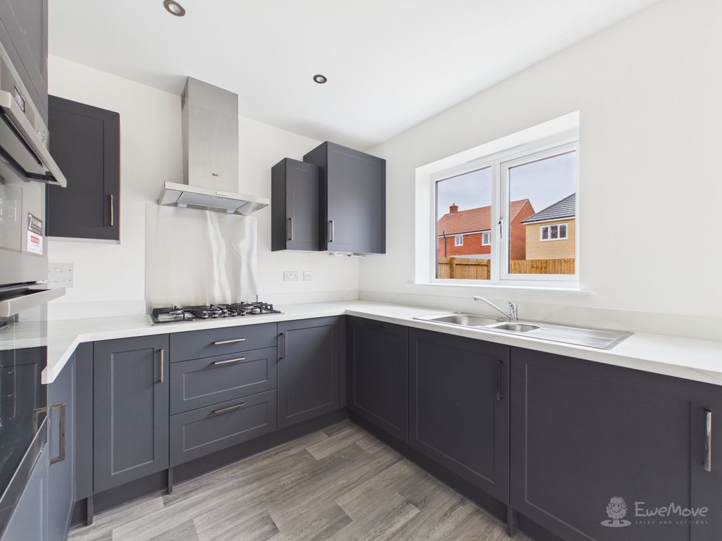 Property photo 3 of 23 Kitchen Diner- Mark Stephens Ewemove Newmarket And