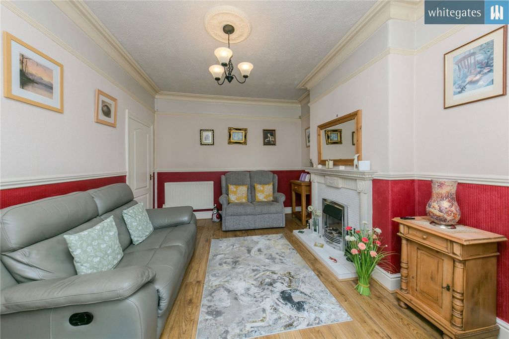 Property photo 3 of 17 Picture No. 06