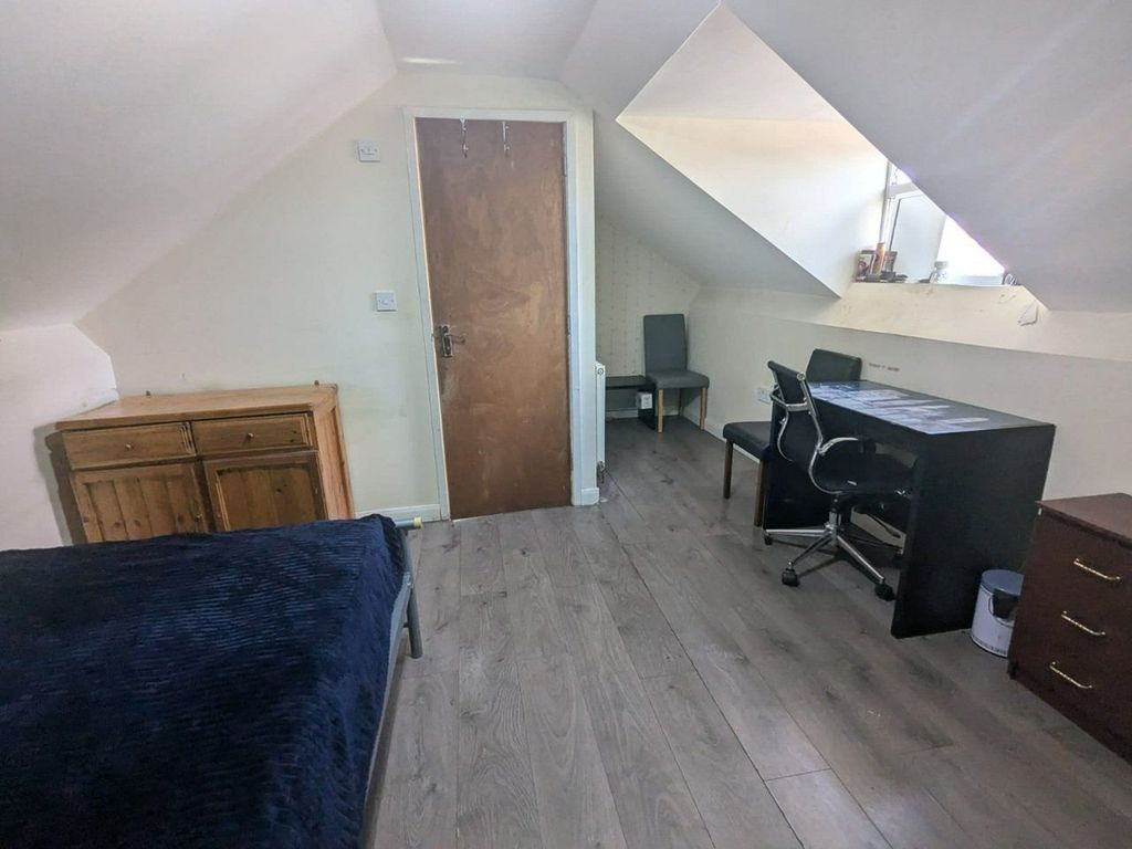 Property photo 1 of 4